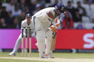 Rishabh Pant's Fearless Batting Style Hailed by Greg Chappell, Compares Him to Gilchrist After Twin Centuries vs. England